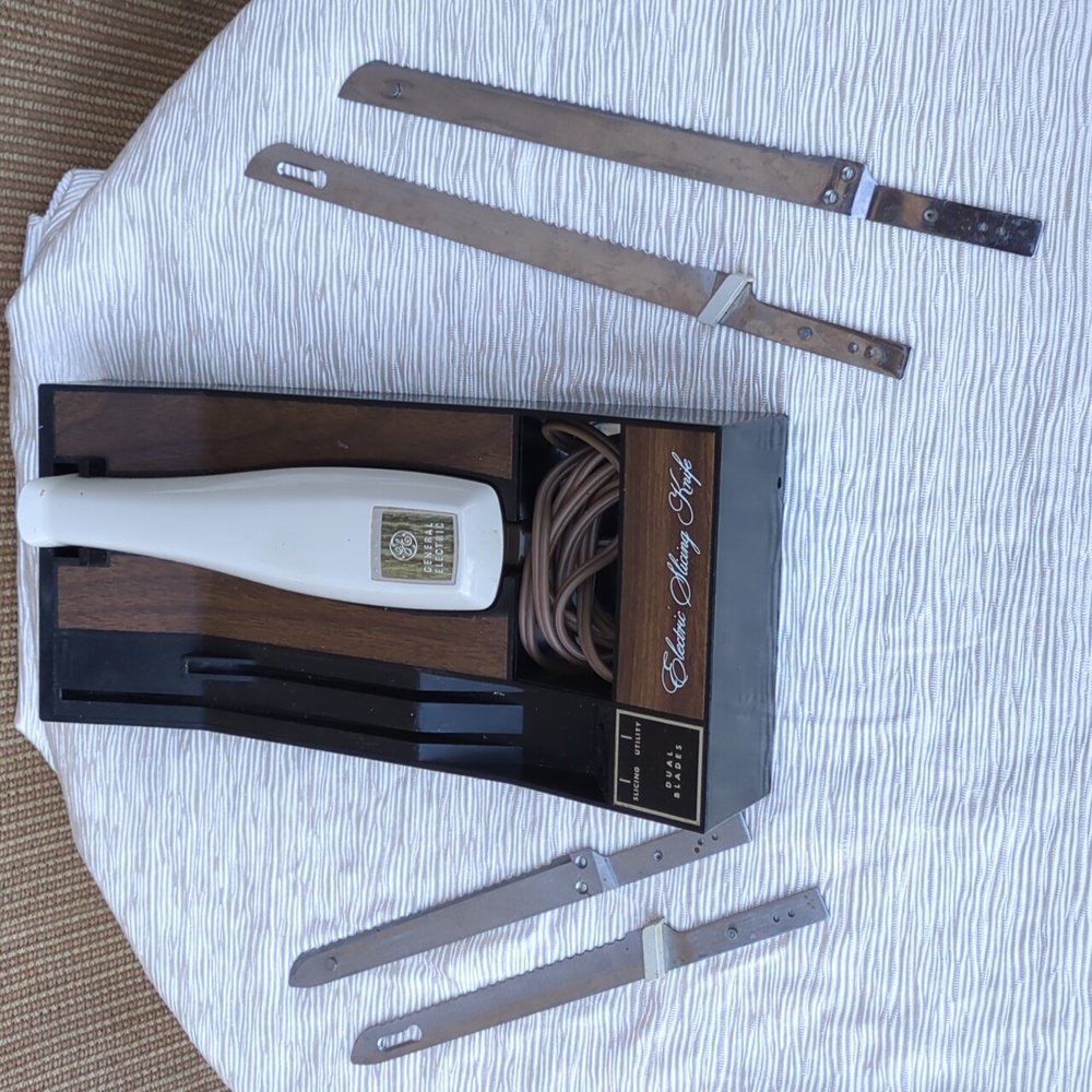 Vintage General Electric Slicing Knife